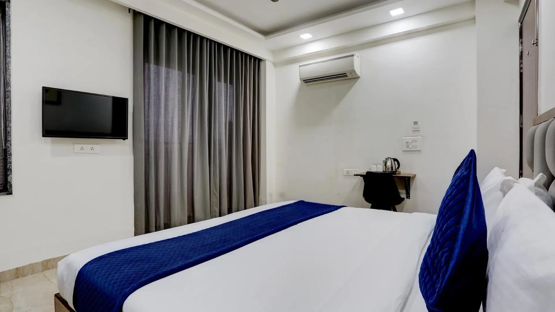 Hotel Greysky Near Medanta Hospital Gurgaon