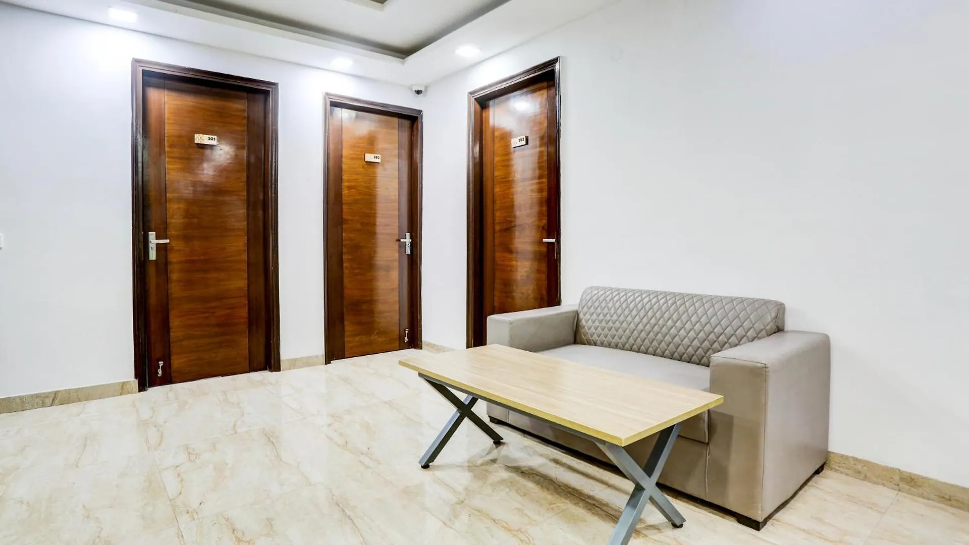 ***  Hotel Greysky Near Medanta Hospital Gurgaon Inde