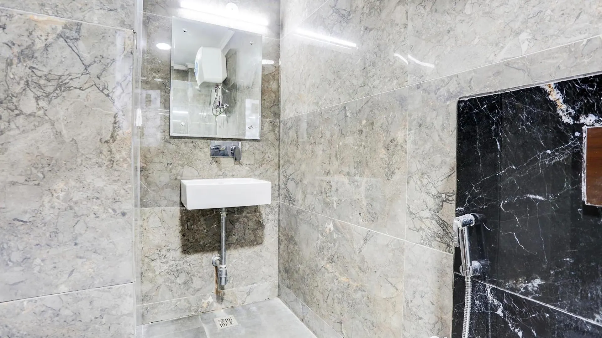 Hotel Greysky Near Medanta Hospital Gurgaon